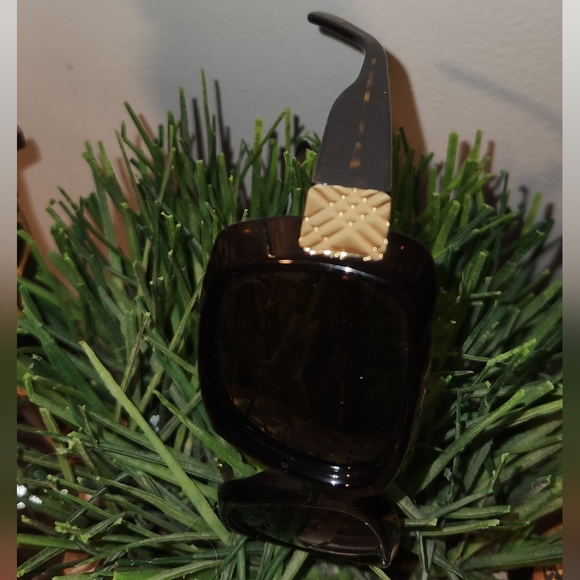 BURBERRY Brown and Gold A+ Condition! Sunglasses- Sunnies - Picture 9 of 12